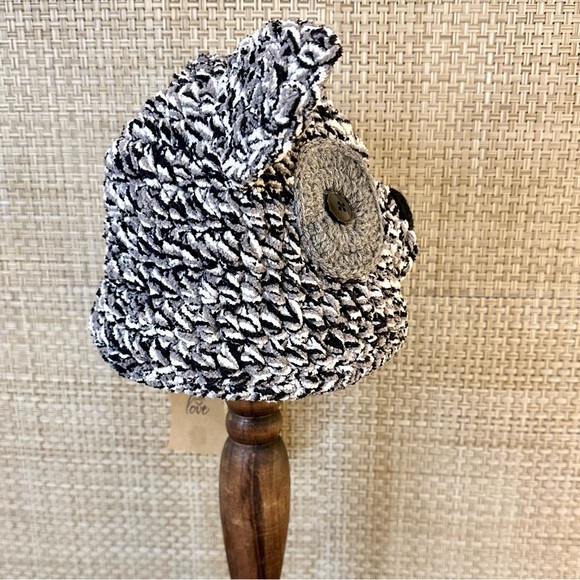 π4xHPπHandmade Animal Hat Gray, Black & White Crochet Bear Beanie Hat - Picture 5 of 8